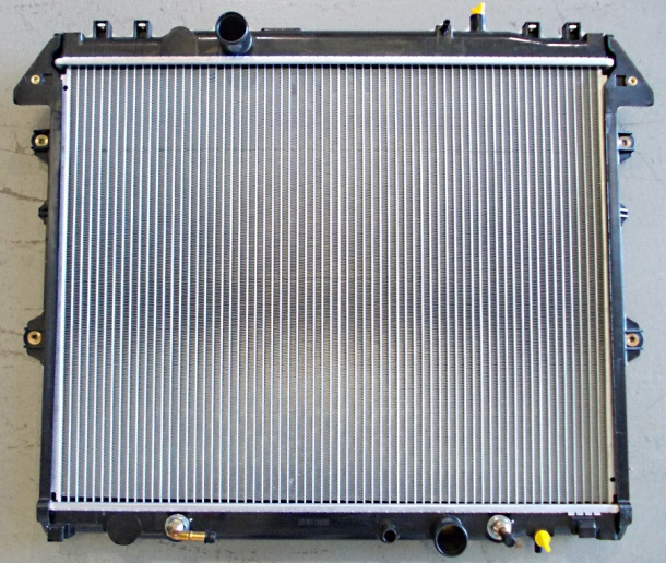 Radiator për motor 2.5-3.0 TD (marsh automatik) (525x650)