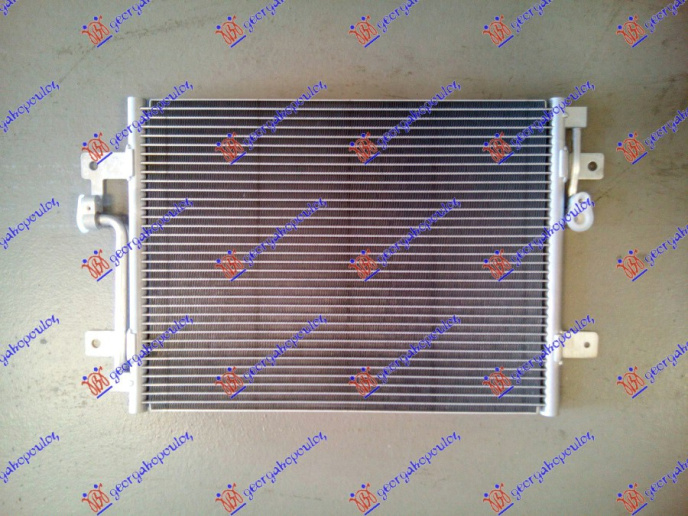 Radiator i kondicionerit benzinë (48x35x25) 97-03