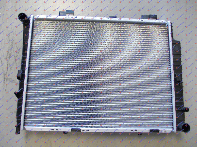 Radiator për motor 200/220CDI (marsh manual) (me/pa kondicioner) (64x49.6)