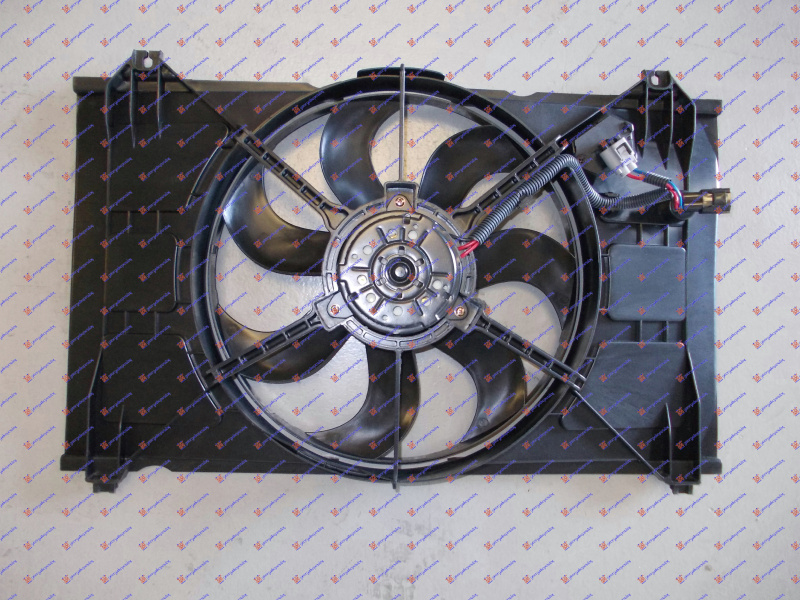 Ventilator komplet radiatori me motor + radiatori për kondicioner benzinë (prizë katrore)