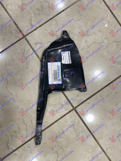 Nënkrah i pasëm plastik sedan