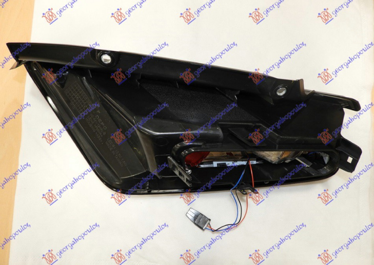 Dritë stop (LED) (pa mbajtëse llambash) (për modelet me mbajtës të shpejtë) (E)