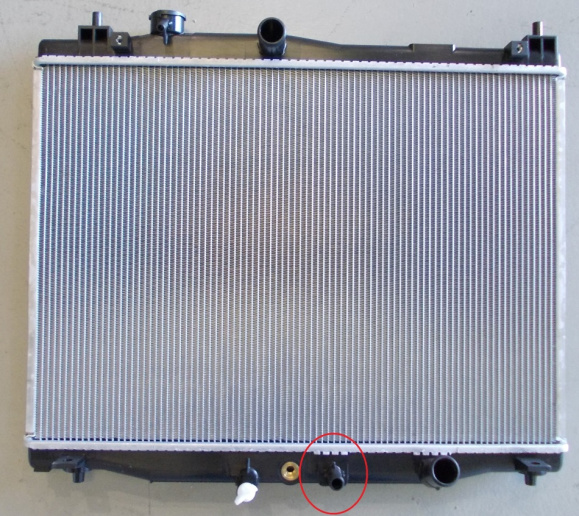 Radiator për motor 1.3 (marsh automatik) benzinë (560x400x16) (KOYO)