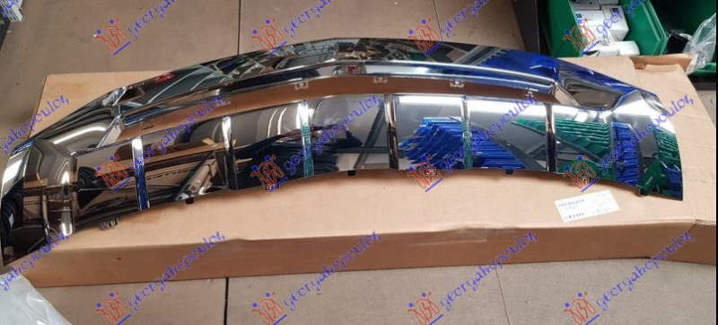 Shirit qendror në grilën e parakolpit të përparmë i poshtëm krom (AMG-LINE)