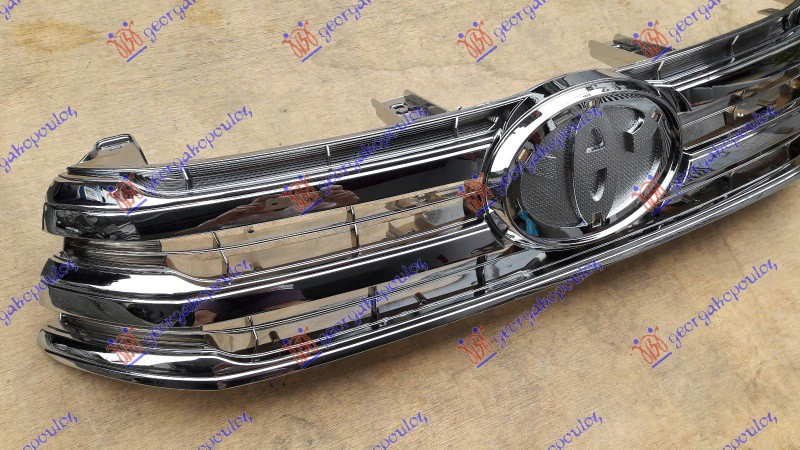 Maskë pvc/grilë krom me shirita krom