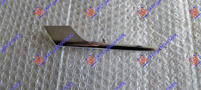 Shirit në grilën e parakolpit të përparmë i sipërm krom