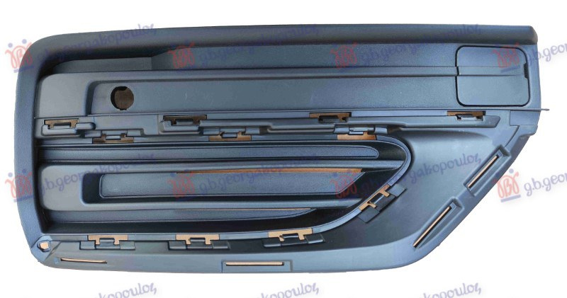 Grilë qendrore në parakolpin e përparme (me hapje për sensor parkimi)